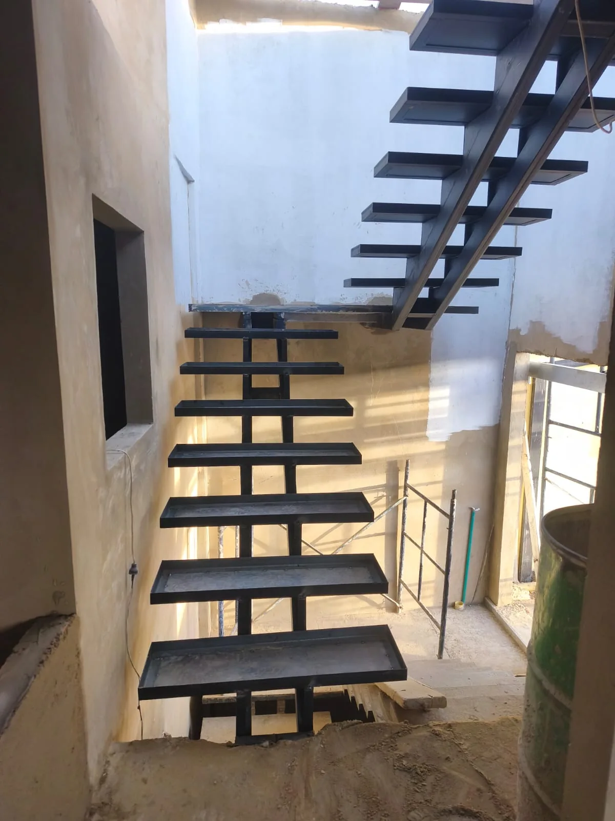Escalera metálica hecha a la medida